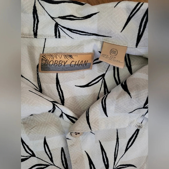 Bobby Chan 100% silk button up‎ top - Picture 3 of 5